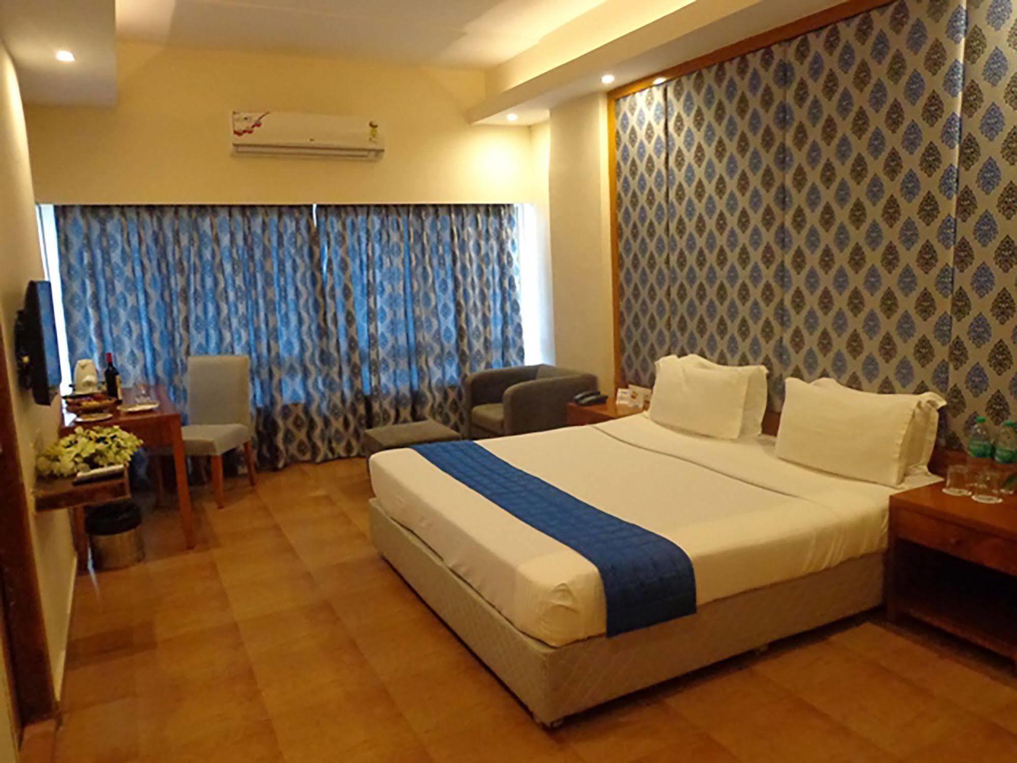 Sinclairs Bayview Hotel Port Blair Exterior photo