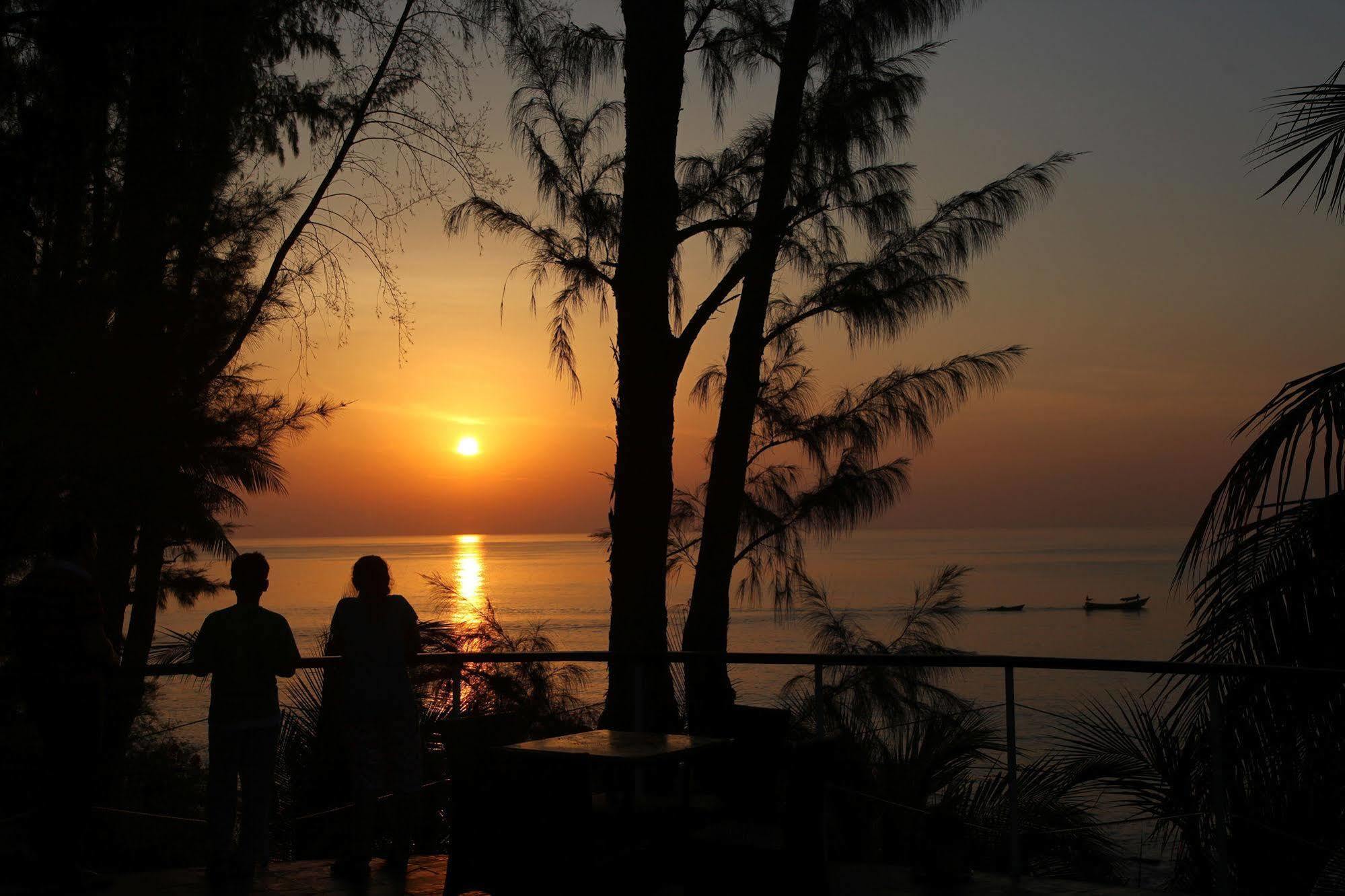 Sinclairs Bayview Hotel Port Blair Exterior photo